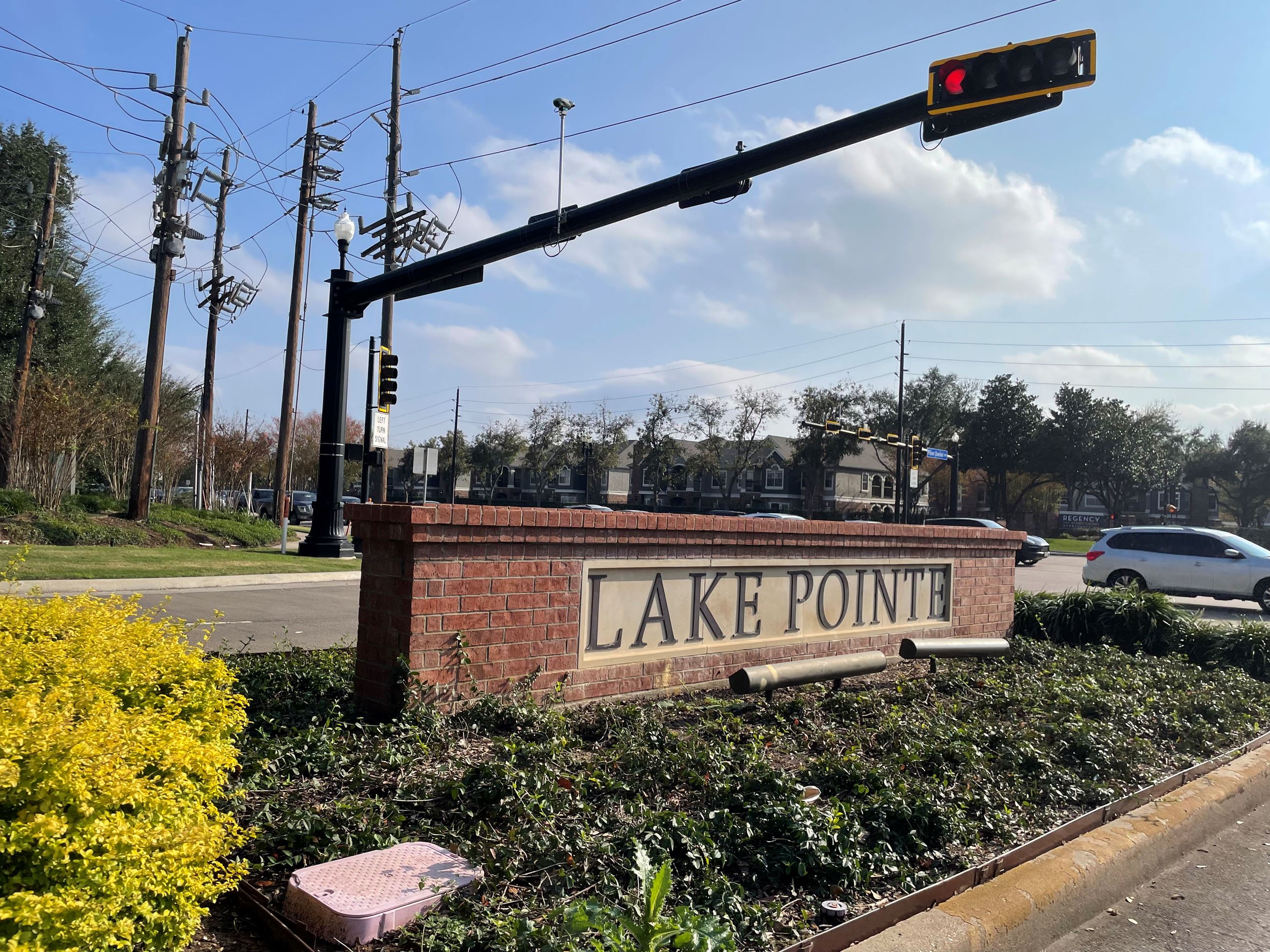 Lake Pointe Entrance
