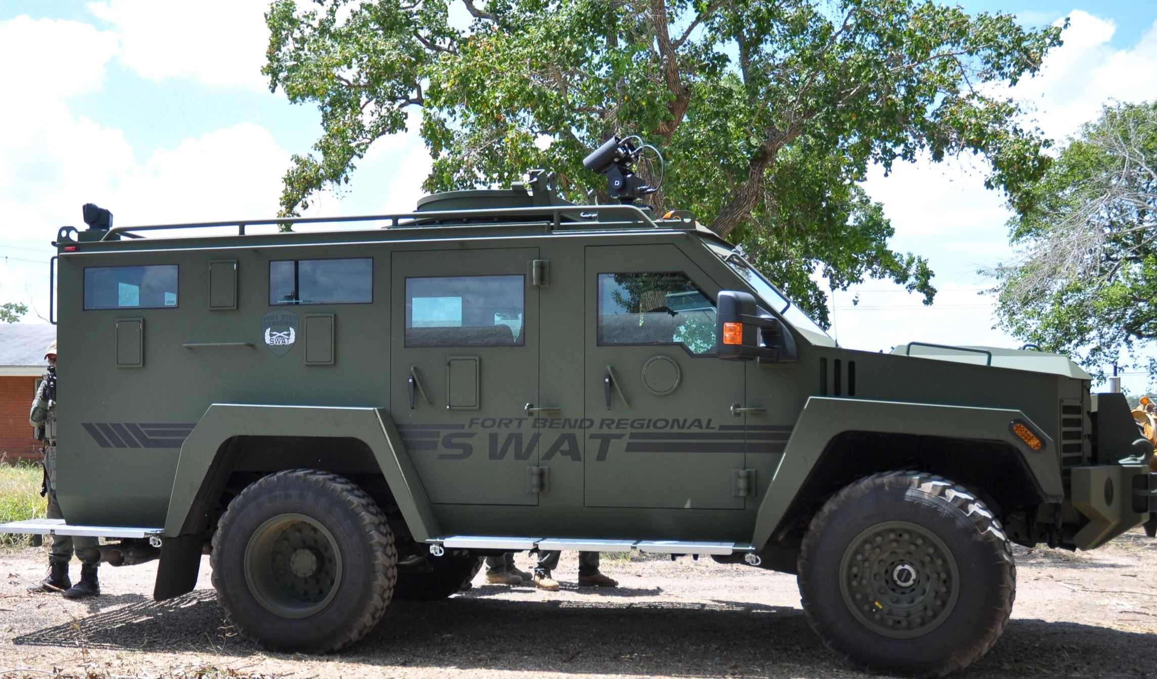 swat command vehicle_Clean