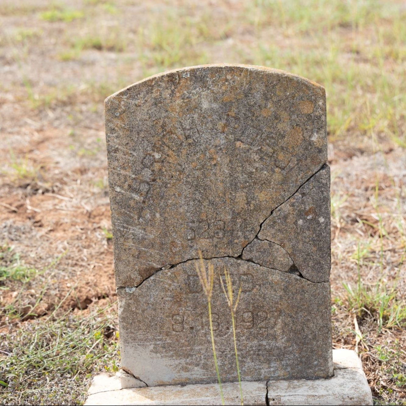 Pre-Restoration of L. B. Richardson's gravestone in 2023